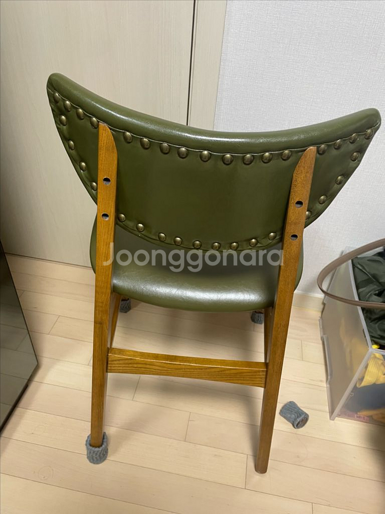 일룸 식탁 + 의자 같이팝니다.--8