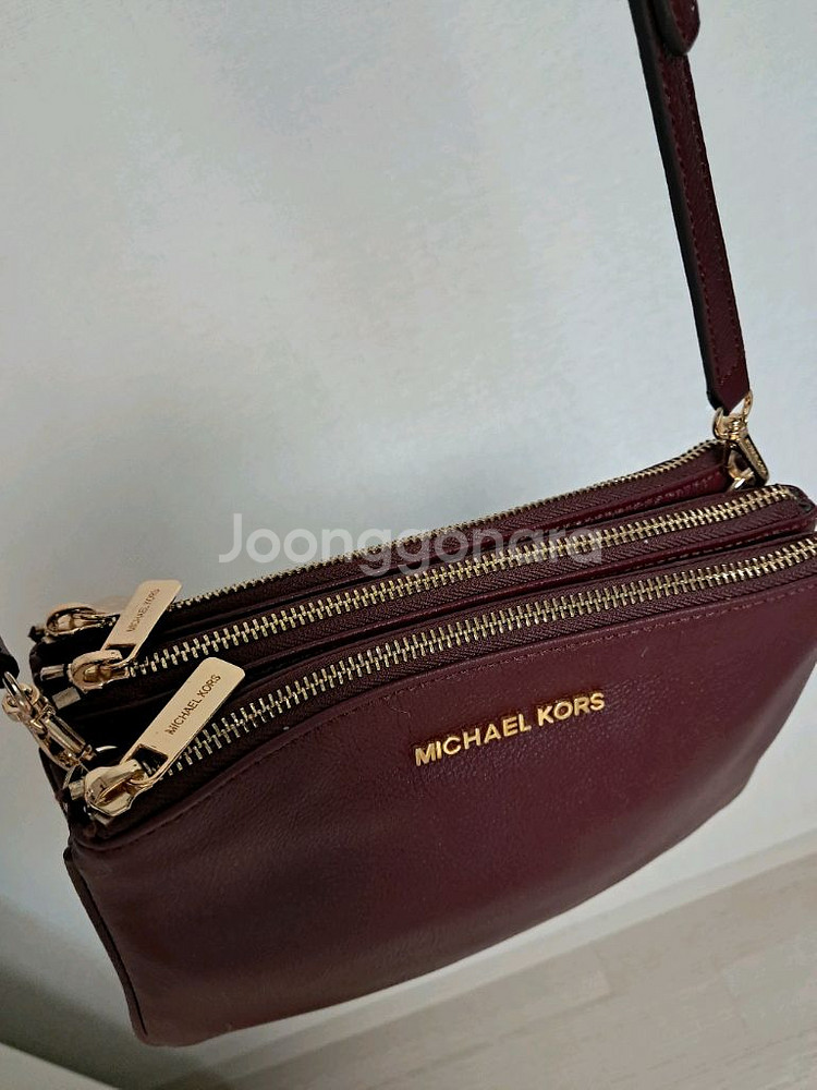 마이클 코어스 버건디크로스백--1