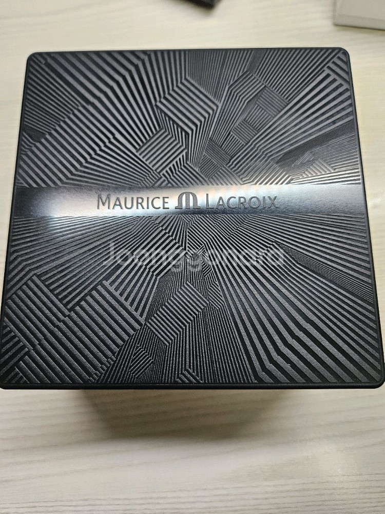 모리스 라크로와 아이콘 벤처러 gmt 43mm--2