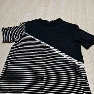 시스템옴므 스트라이프 반팔 티셔츠