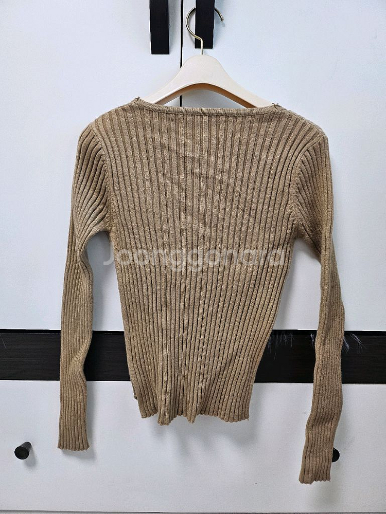 브라운 골지 브이넥 니트--1