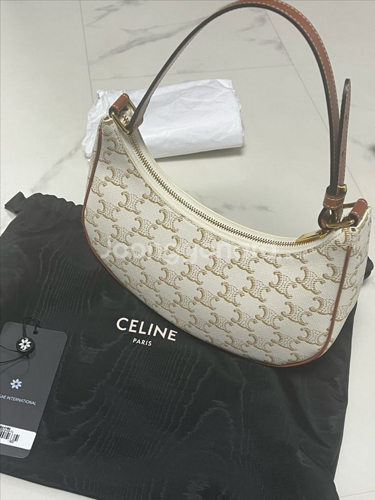 셀린느 아바백--0