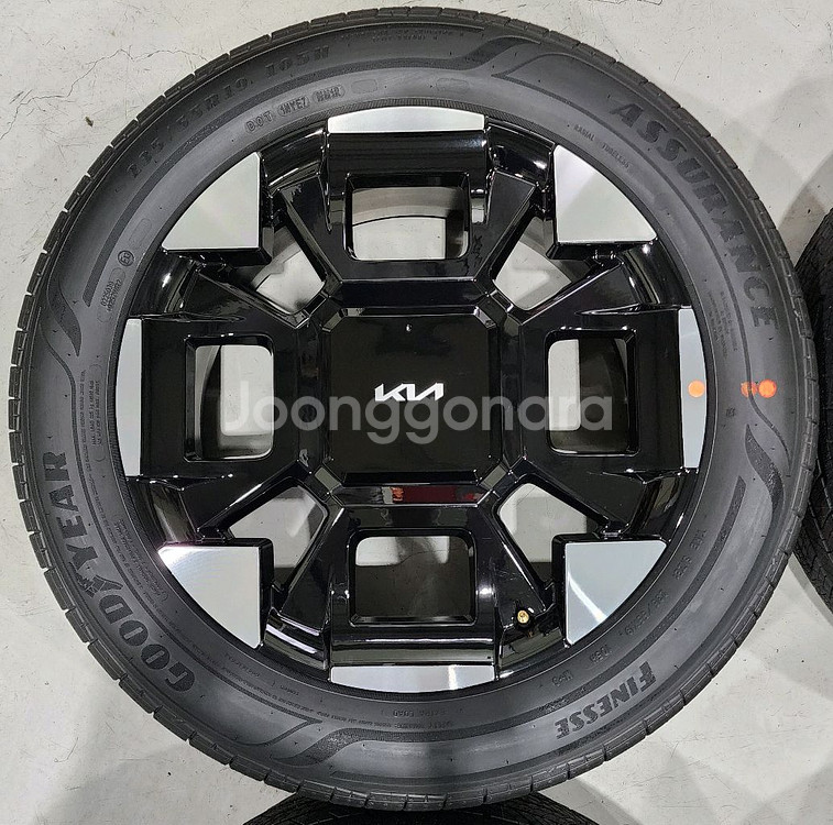 카니발 ka4 하이브리드 임판 19인치 휠타이어,굿이어--1
