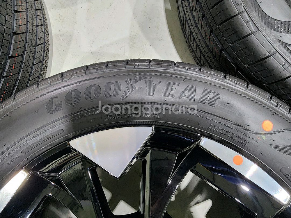 카니발 ka4 하이브리드 임판 19인치 휠타이어,굿이어--5