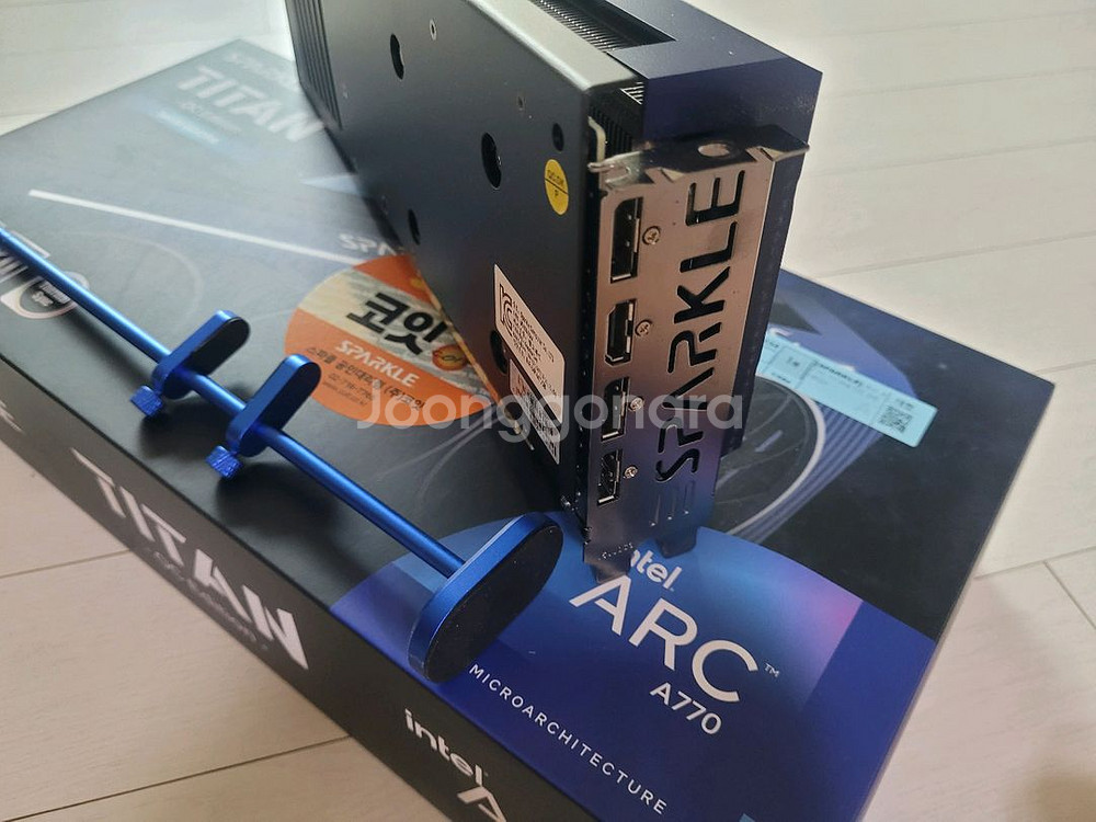 인텔 ARC A770 스파클 타이탄 OC 그래픽카드--2