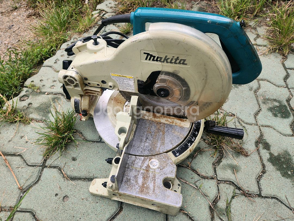 마끼다 10인치 각도절단기 LS1040S 팝니다--0