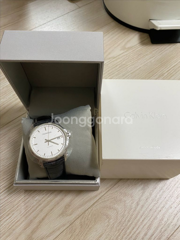 캘빈클라인 오토매틱 시계 흰판 새상품 판매--0