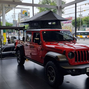 툴레 테푸이 풋힐, 옴니스터어닝, 글래디전용 가로바