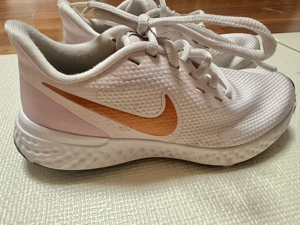 나이키 레볼루션 운동화 220--1