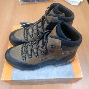 로바 아르코gtx 275mm 등산화 새상품입니다