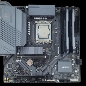 i5-12400F , B660m, RAM 32G