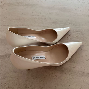 식스앤어하프 레나 화이트 스틸레토 37.5