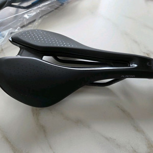 자이언트 리브 알라크라 sl 여성용 로드 안장