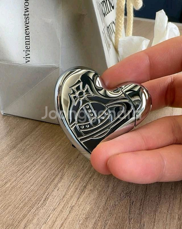 비비안웨스트우드 실버 하트 라이터 팝니다--2