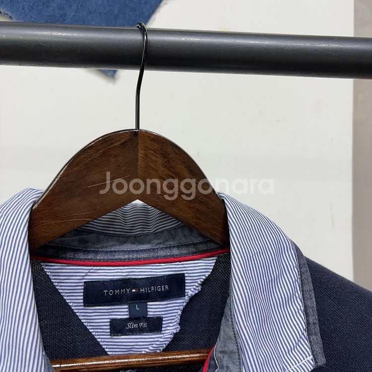 (100) 타미힐피거 캐주얼 슬림핏 자수 반팔 카라티--1