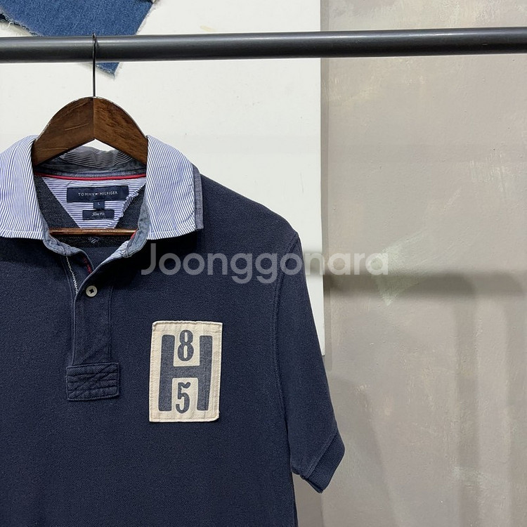 (100) 타미힐피거 캐주얼 슬림핏 자수 반팔 카라티--2