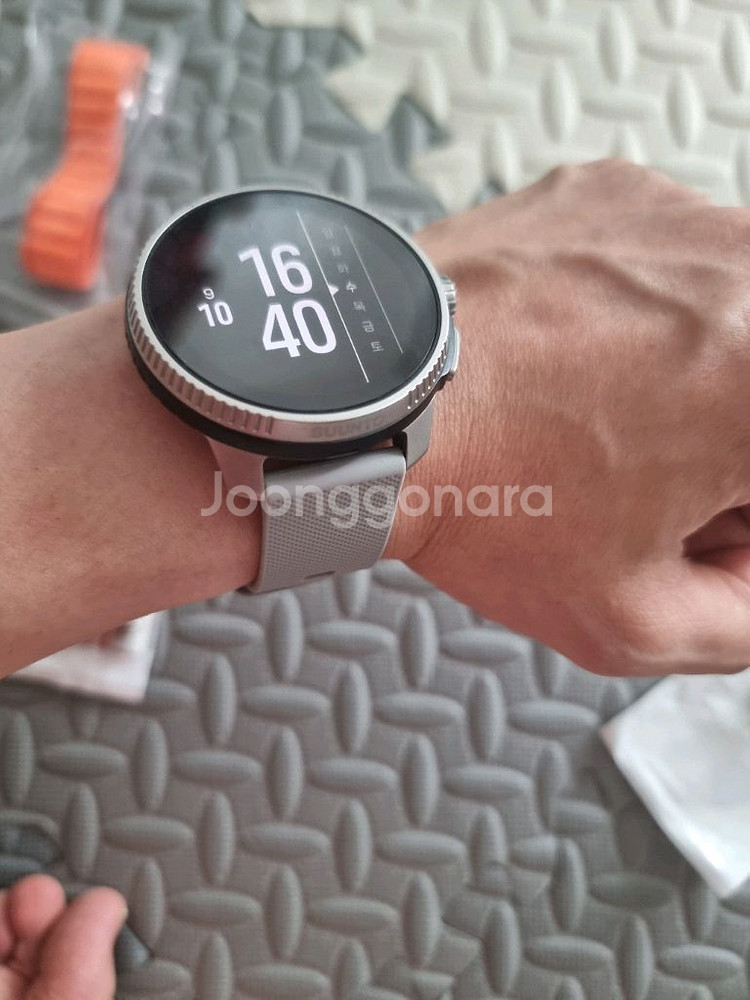 순토 레이스 티타늄 차콜--4