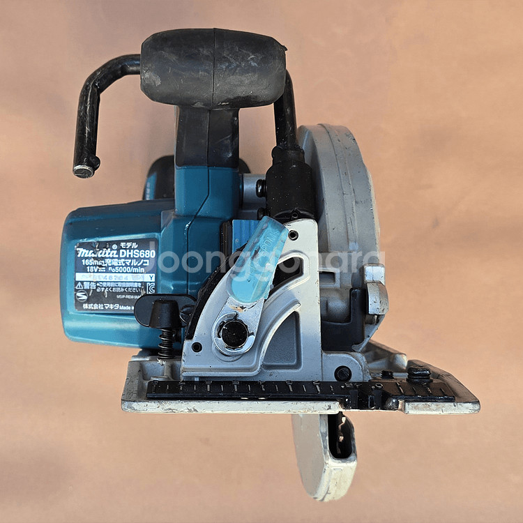 마끼다 18v 충전 원형 톱 DHS680 (중고품)--3