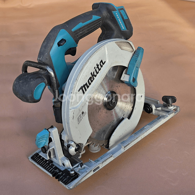 마끼다 18v 충전 원형 톱 DHS680 (중고품)--4