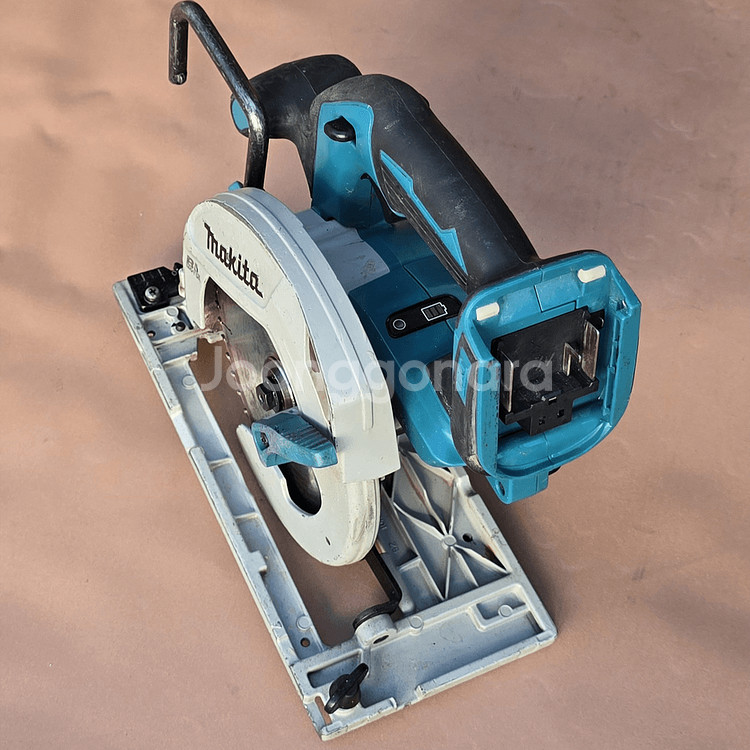 마끼다 18v 충전 원형 톱 DHS680 (중고품)--6