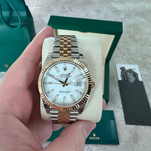 롤렉스 데이저스트 콤비 41 화이트 판매합니다.