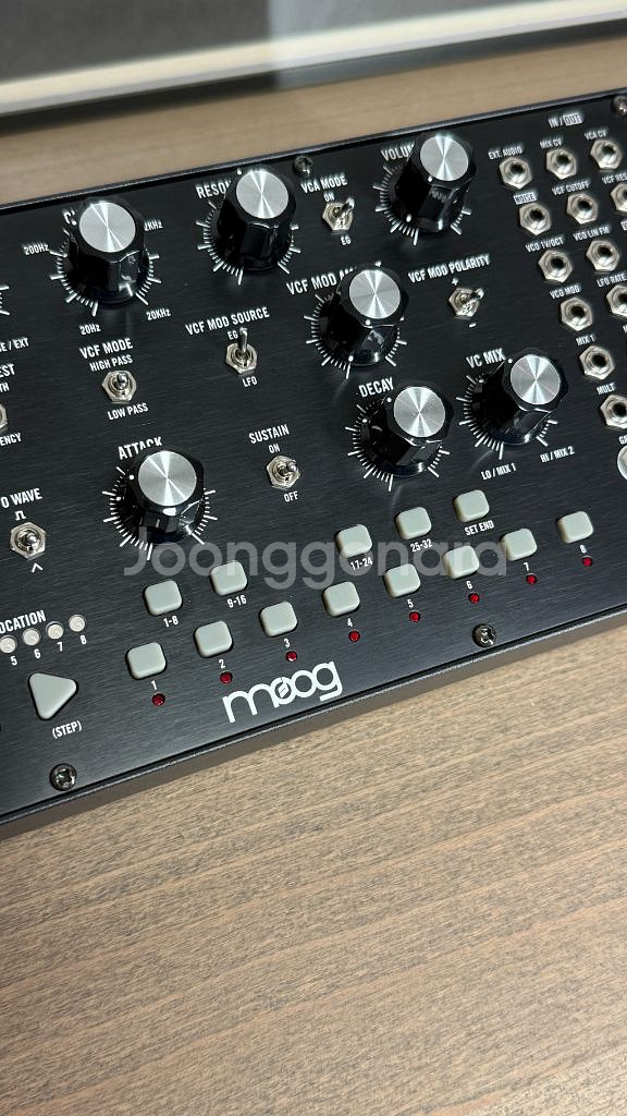 moog mother32 세미모듈러 신디사이저--2