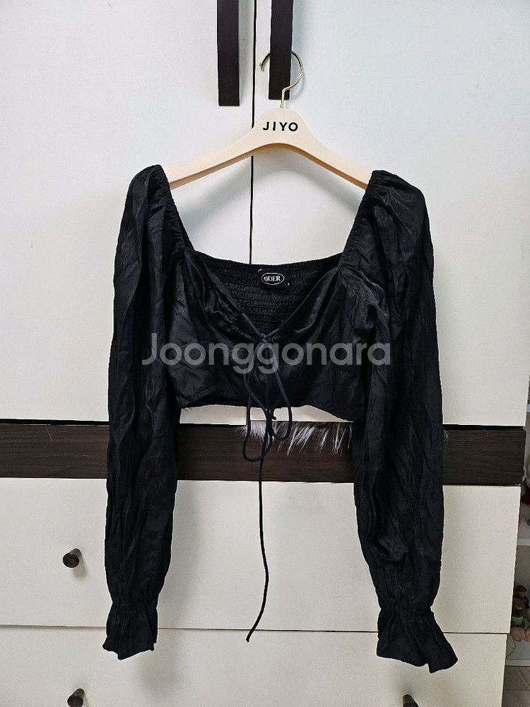 샵사이다 블랙 리본 끈 오프숄더 블라우스--0