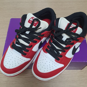 나이키 SB덩크 로우 시카고 265사이즈 18만원