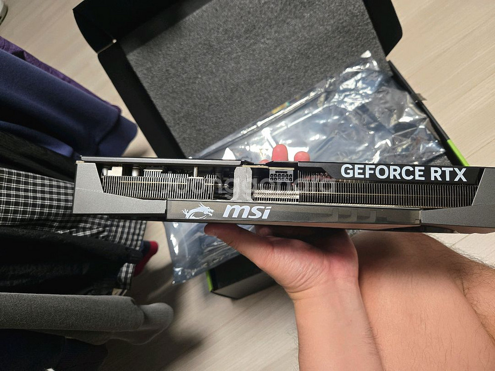 msi 5070ti trio oc plus 팝니다.--3