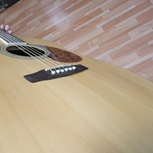 Cort Earth100 NS 어쿠스틱 기타입니다.