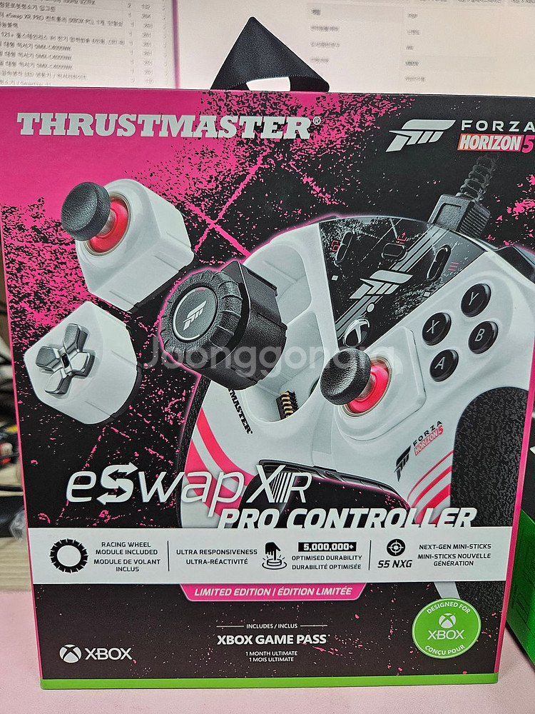 트러스트마스터 eSwap XR PRO 컨트롤러--1