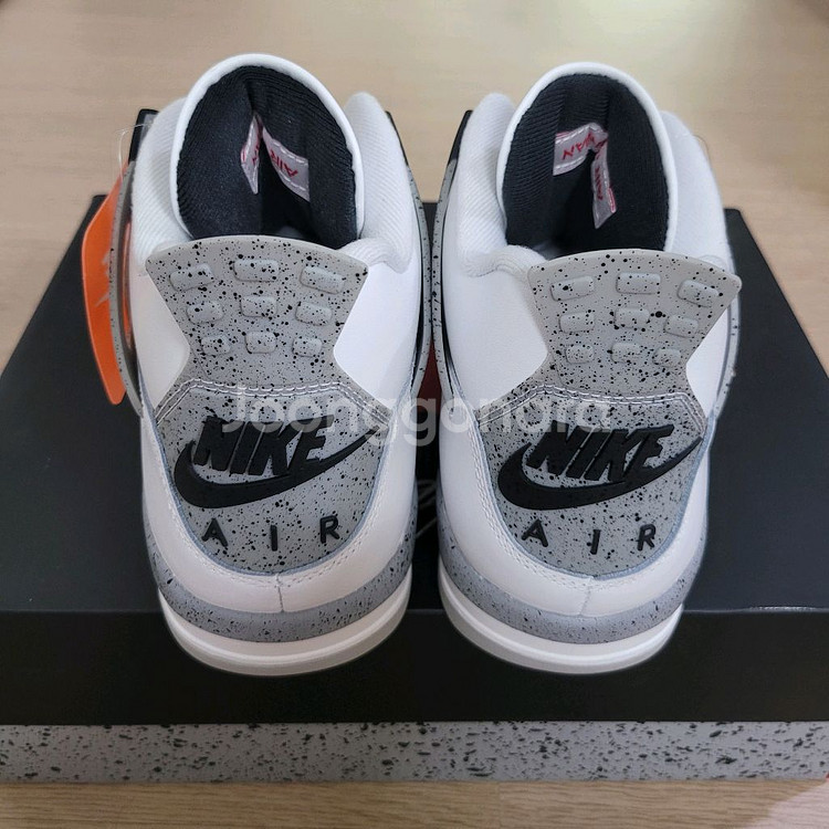 조던4 시멘트 2025리트로 275사이즈 새제품 25만--2