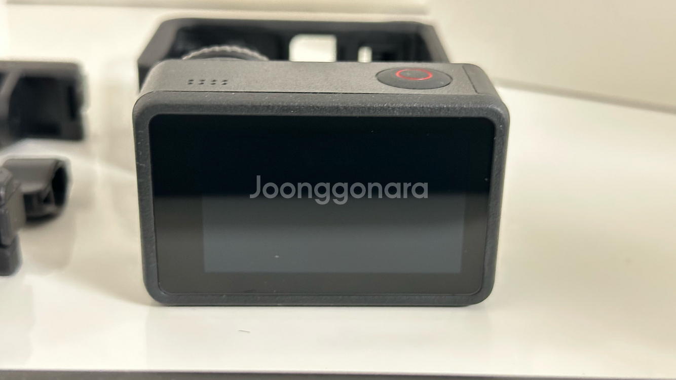 DJI 액션 4 어드벤처 콤보 판매합니다--2