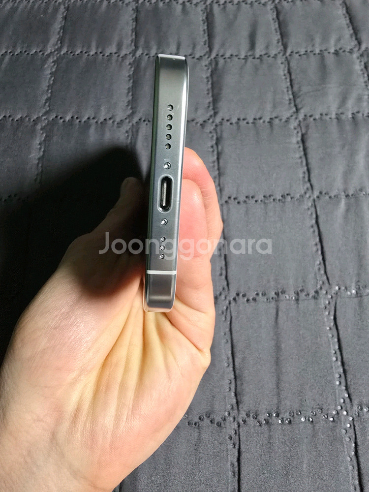 아이폰 16프로 256GB 화이트 140만원에 팝니다--5