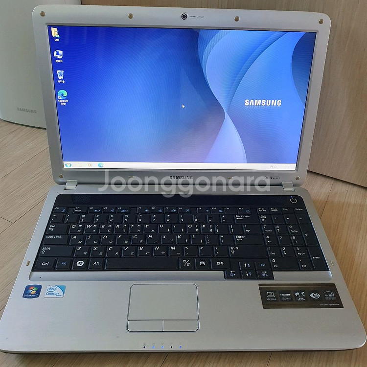 노트북 + 19V충전기 삼성15.6인치 R530 잘작동--0