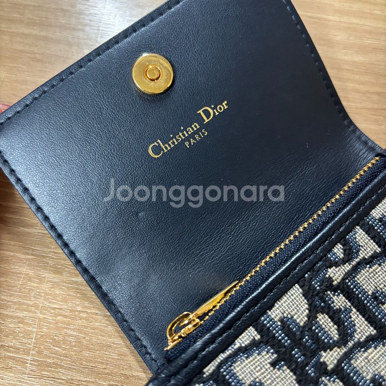 디올 Montaigne Glycine--4