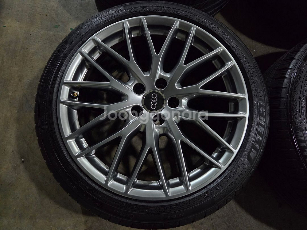 아우디 A640TDI 메쉬 19인치 정품 휠타이어--1