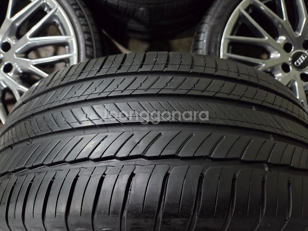 아우디 A640TDI 메쉬 19인치 정품 휠타이어--5