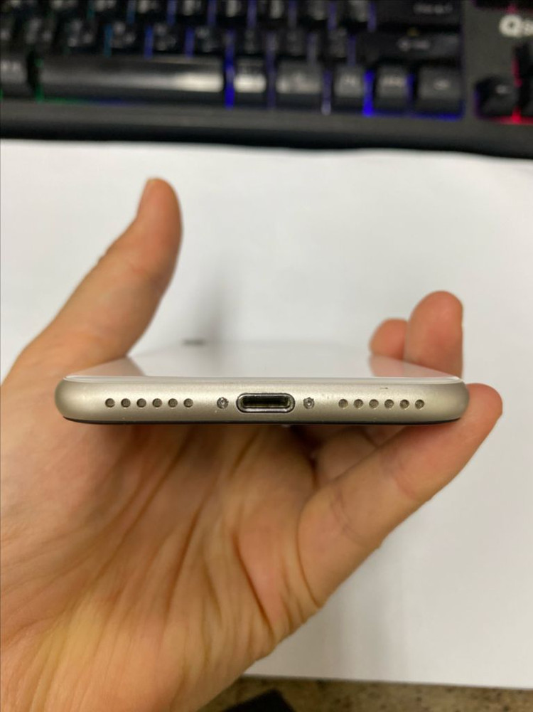 .아이폰SE3 스타라이트 SS급 128G 배터리100% 이미지