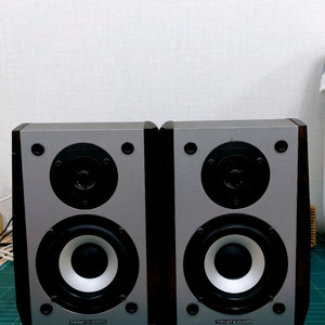 Thonet & Vander Vertrag 스피커