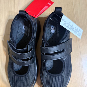 새상품 뉴발란스 브리즈 블랙 240