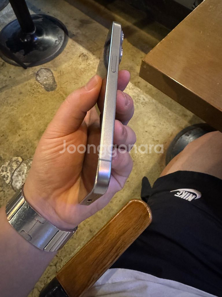 아이폰15pro 티타늄 128gb--1