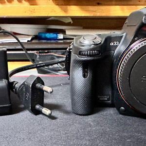 SONY DSLT-A33