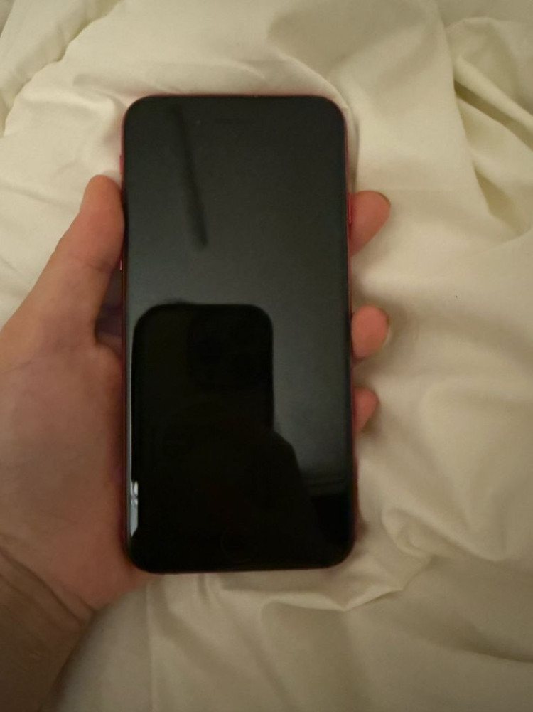 아이폰SE2 레드S급 지금 직거래시 20만원에 드려요 초특가! 이미지