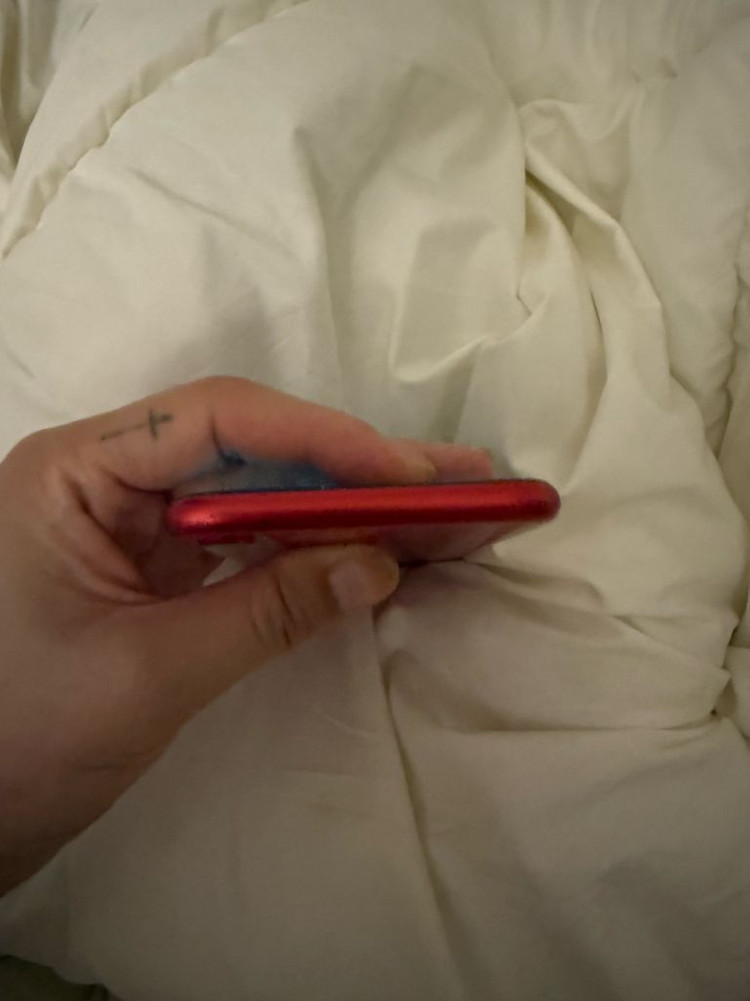 아이폰SE2 레드S급 지금 직거래시 20만원에 드려요 초특가! 이미지