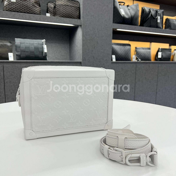 [정품]루이비통 토뤼옹 트렁크 화이트 크로스백--0