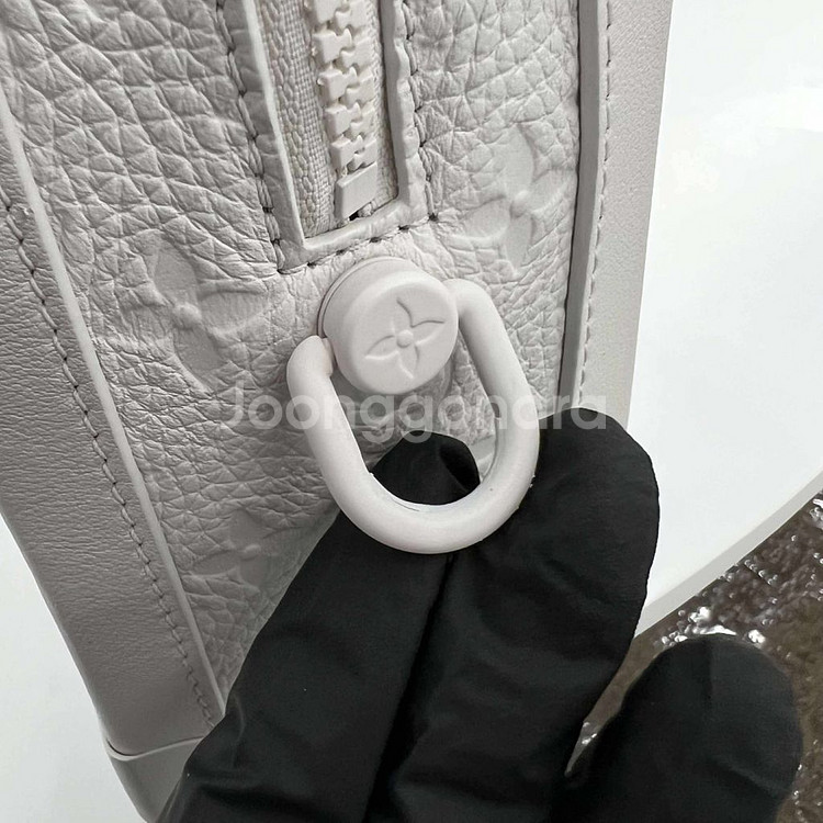 [정품]루이비통 토뤼옹 트렁크 화이트 크로스백--8