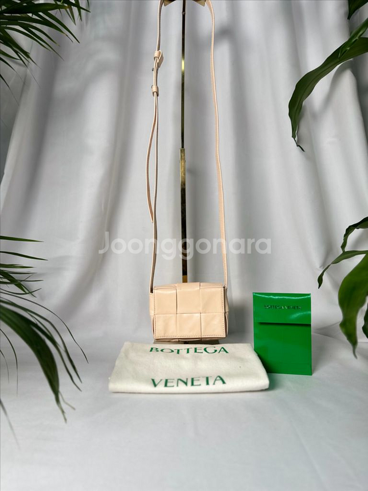 보테가 베네타 미니 카세트백 연핑크--0