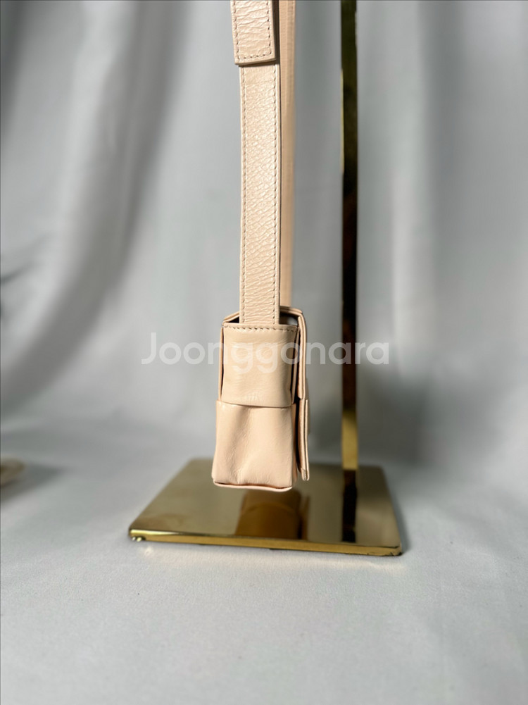 보테가 베네타 미니 카세트백 연핑크--3