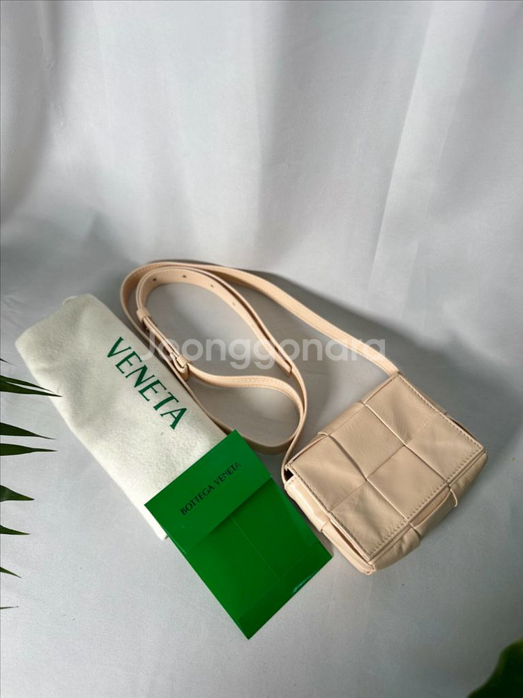 보테가 베네타 미니 카세트백 연핑크--6